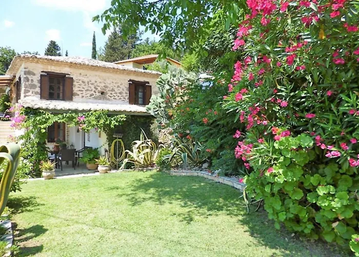 Hoolit House * Vournikas